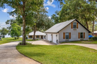 Lake Lilly Home For Sale in Melrose Florida