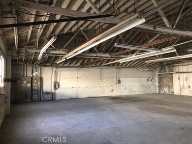 Rare opportunity to own a well-located 6,000 SF industrial - photo 3