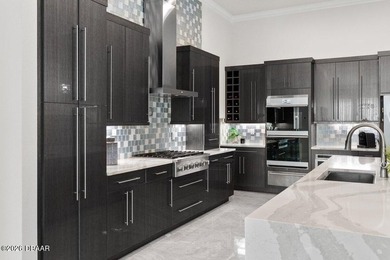 Spectacular, expanded Costa Mesa II located in the prestigious - photo 13