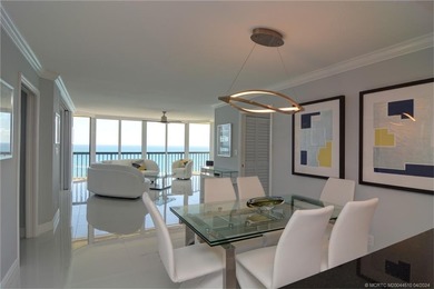 Beach Front! Step in to this stunning and spacious 3 bedroom 2 - photo 15
