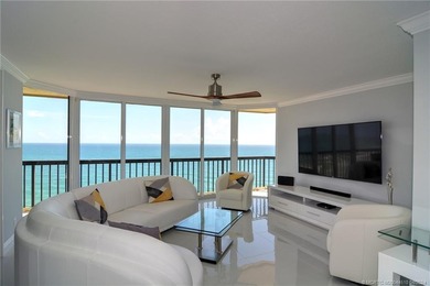 Beach Front! Step in to this stunning and spacious 3 bedroom 2 - photo 17