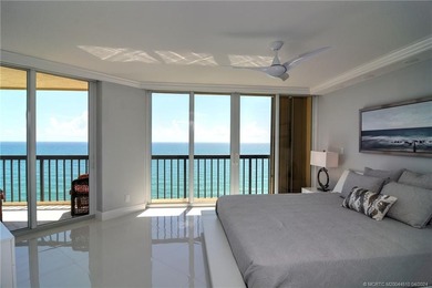 Beach Front! Step in to this stunning and spacious 3 bedroom 2 - photo 20