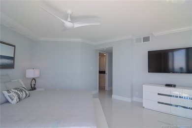 Beach Front! Step in to this stunning and spacious 3 bedroom 2 - photo 22
