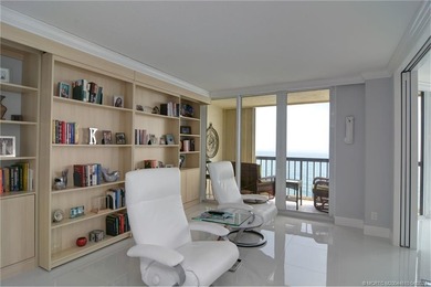 Beach Front! Step in to this stunning and spacious 3 bedroom 2 - photo 26