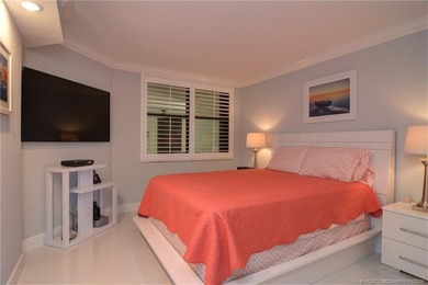 Beach Front! Step in to this stunning and spacious 3 bedroom 2 - photo 30
