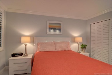 Beach Front! Step in to this stunning and spacious 3 bedroom 2 - photo 31