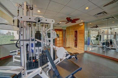 Beach Front! Step in to this stunning and spacious 3 bedroom 2 - photo 45