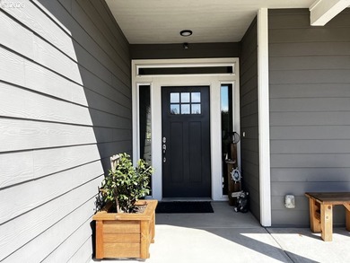Nestled in the desirable Reserve at Heceta Lake community, this - photo 6