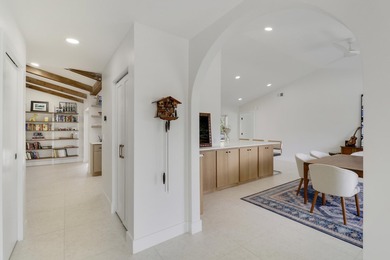 Welcome to 30 Chestnut Trail in the heart of Tequesta! This - photo 9