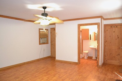 Welcome to your Lake Fork retreat in the gated community of Sun - photo 11