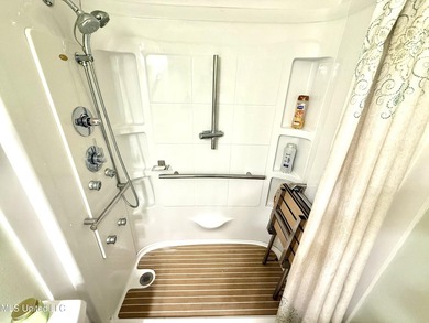 Impeccably maintained 1786 sq ft brick ranch offering versatile - photo 16