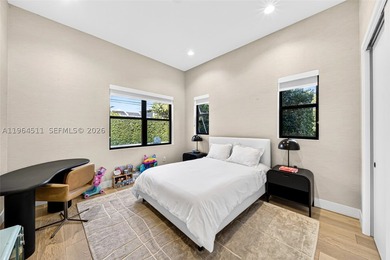 Located in the coveted High Pines, this fully renovated - photo 21