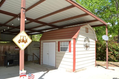 Welcome to your Lake Fork retreat in the gated community of Sun - photo 22