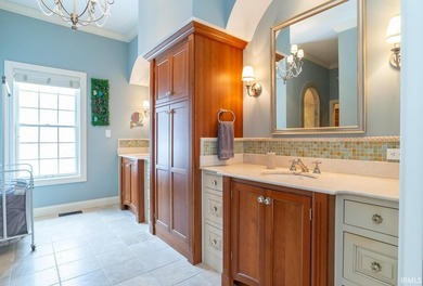Enjoy the heirloom-quality finishes of this tasteful brick home - photo 23