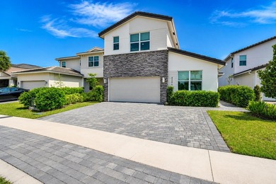 Welcome to this beautifully upgraded waterfront residence in - photo 4