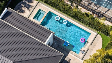 Located in the coveted High Pines, this fully renovated - photo 26