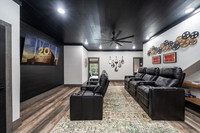 Large riverfront cabin in Glenwood, AR that sleeps everyone and - photo 31