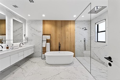 Located in the coveted High Pines, this fully renovated - photo 36