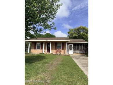 Impeccably maintained 1786 sq ft brick ranch offering versatile - photo 39