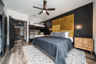Large riverfront cabin in Glenwood, AR that sleeps everyone and - photo 41