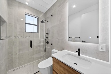 Located in the coveted High Pines, this fully renovated - photo 43