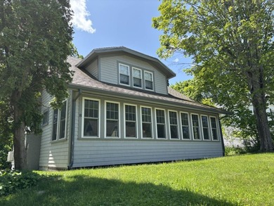 This 1920's Bungalow is a treasure.Though it has had many very - photo 2