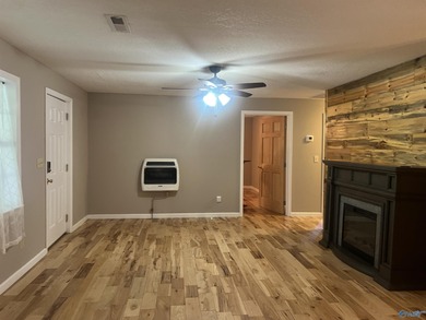 Charming lakefront 2 bedroom / 2 bath home in Cedar Bluff, AL - photo 11