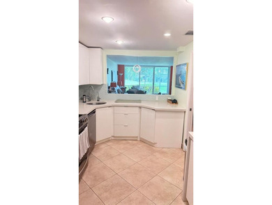 Stunning corner garden apartment completely updated, partially - photo 13