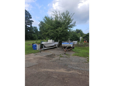 A unique property that had been used for a mechanic shop and - photo 14