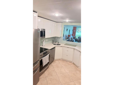 Stunning corner garden apartment completely updated, partially - photo 14