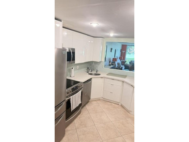 Stunning corner garden apartment completely updated, partially - photo 16