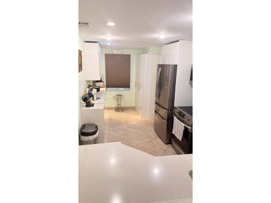 Stunning corner garden apartment completely updated, partially - photo 17