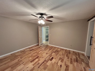 Charming lakefront 2 bedroom / 2 bath home in Cedar Bluff, AL - photo 22