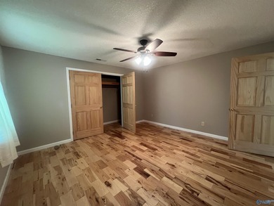 Charming lakefront 2 bedroom / 2 bath home in Cedar Bluff, AL - photo 23