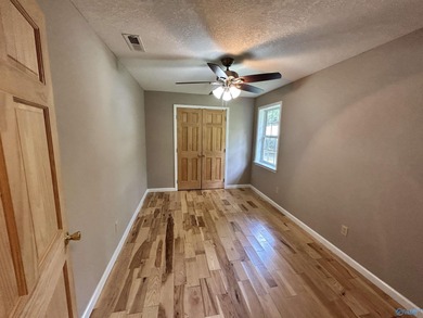 Charming lakefront 2 bedroom / 2 bath home in Cedar Bluff, AL - photo 27