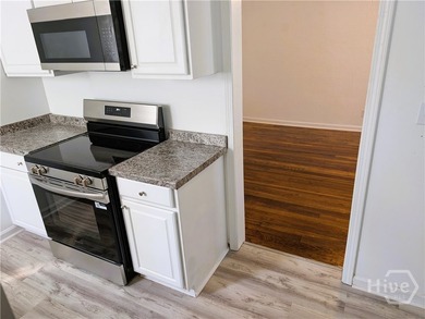 No need to renovate this one because it's MOVE IN READY! - photo 8