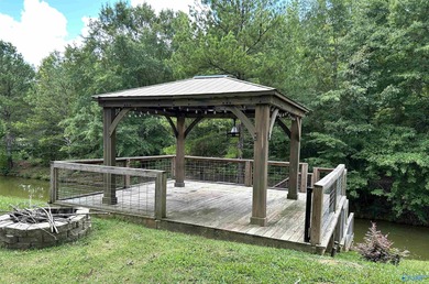Charming lakefront 2 bedroom / 2 bath home in Cedar Bluff, AL - photo 41