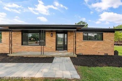 Everything is NEW in this beautifully renovated full brick ranch - photo 5
