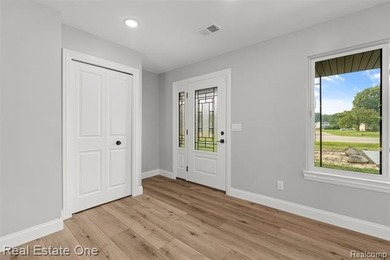 Everything is NEW in this beautifully renovated full brick ranch - photo 6
