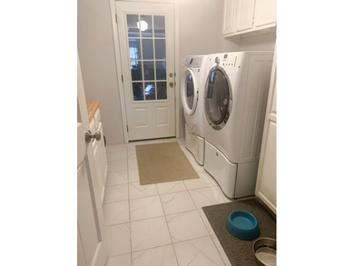 Looking for a well-maintained, move-in-ready home on a quiet - photo 13