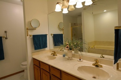 Welcome to lake life fun at Sandpiper Bay! This spacious - photo 15
