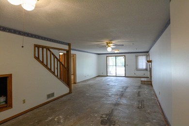 Welcome to lake life fun at Sandpiper Bay! This spacious - photo 24