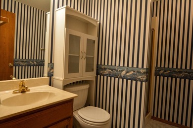 Welcome to lake life fun at Sandpiper Bay! This spacious - photo 26