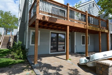Welcome to lake life fun at Sandpiper Bay! This spacious - photo 34