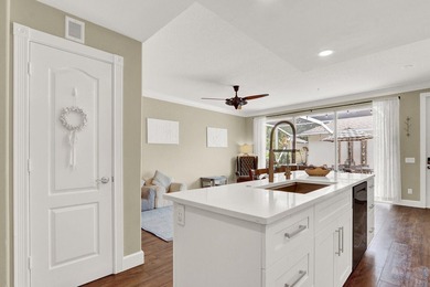 Impeccable 3 BR / 2.5 BA / 2 car garage duplex townhome - photo 8