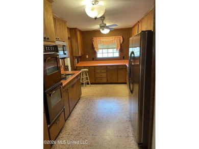 Great opportunity to own a beautiful, spacious home with an - photo 9