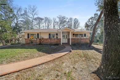 Lake Home For Sale in Dunnellon, Florida