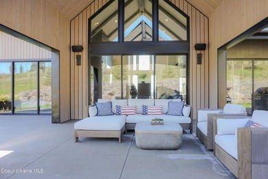 Contemporary mountain modern home FULLY FURNISHED by RH, located - photo 50