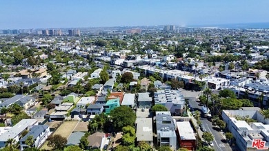 4-Plex with 6 Income Producing Units - (2) 4+2 split into 4 - photo 3