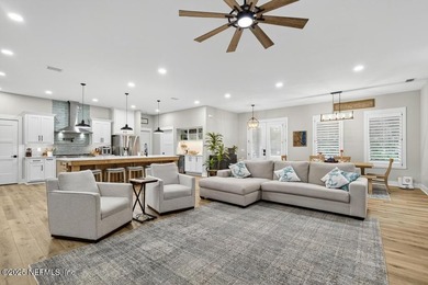 Stunner alert! Welcome to your dream home on the highly - photo 6